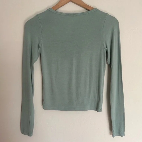 Victoria’s Secret Henley - Picture 2 of 4